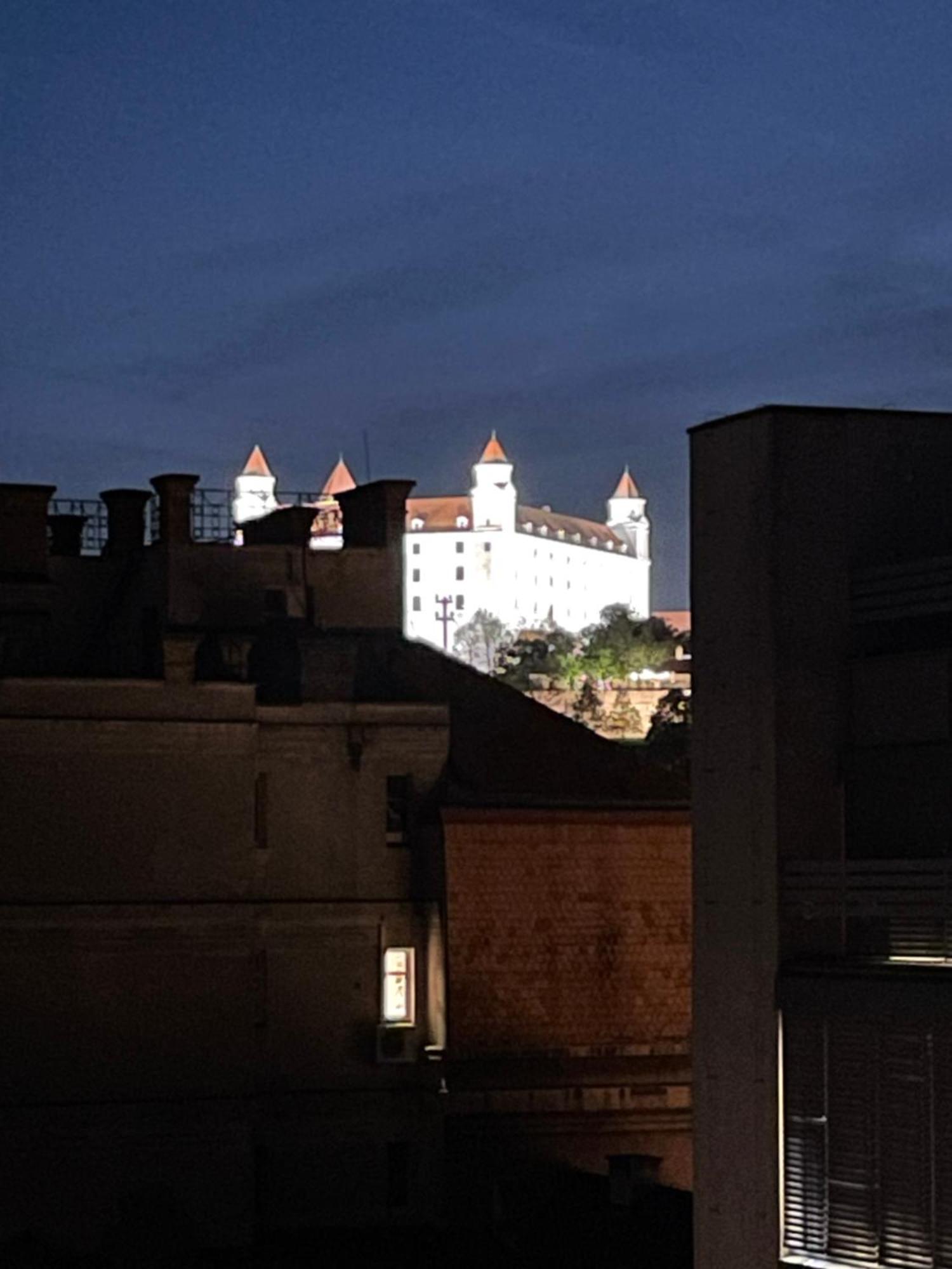 Old Town Apartment Black Bratislava Luaran gambar